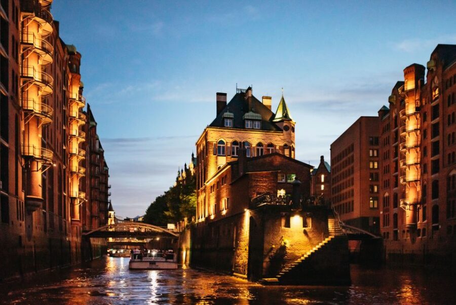 Hamburg: 1-Hour Evening Harbor Lights Cruise - Practical Details and Tips for a Smooth Journey