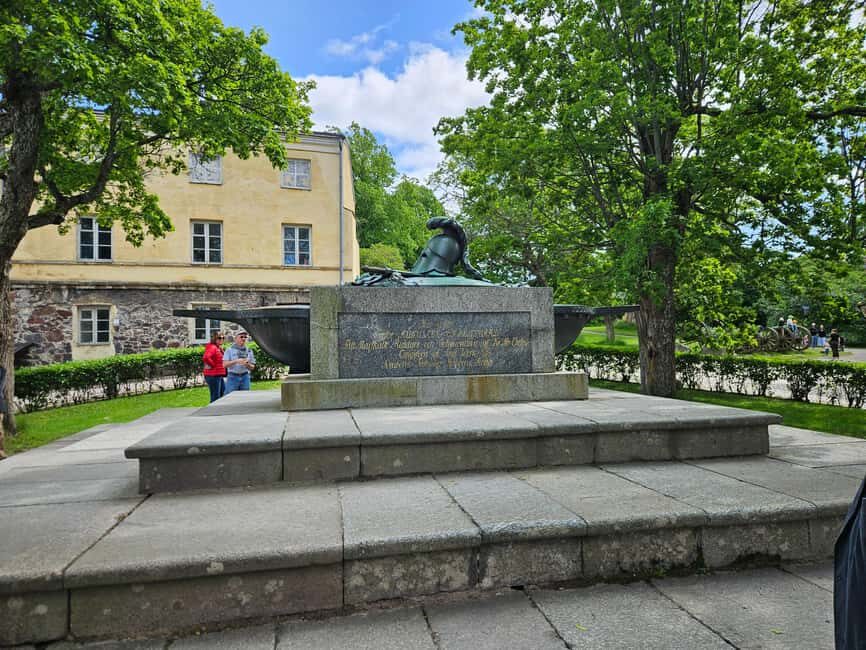 Helsinki & Suomenlinna: City Highlights Tour with Ferry Ride - Who Will Love This Tour?