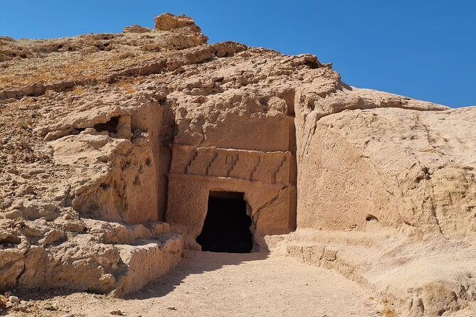Historical Landmark in Tabuk Region Full Day Tour - Who Is This Tour Best For?