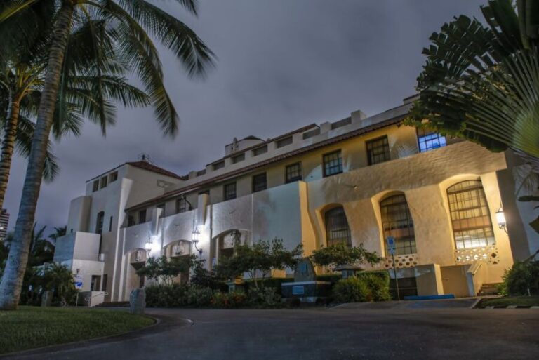 Honolulu Haunts: Ghosts and Spirits Walking Tour - What Makes This Tour Stand Out?