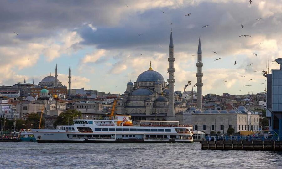 Istanbul: 2 Continents, 1 City: From Europe to Asia Tour - The Itinerary: A Breakdown of the Day