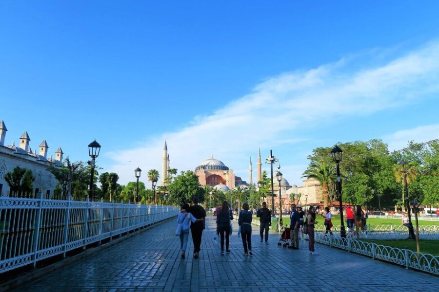 Istanbul: Blue Mosque, Hagia Sophia, Basilica Cistern Tour - Practicalities and What to Expect