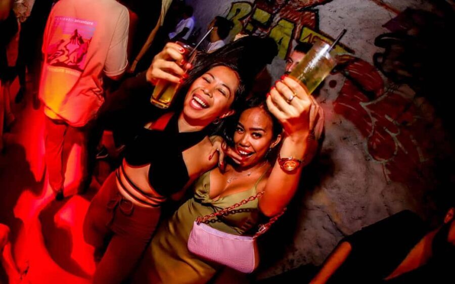 Istanbul: Rooftop Clubs Crawl with Shots, Games & Party Bus - Why This Tour Offers Great Value