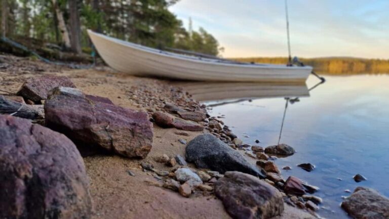 Ivalo: Summer Day/Evening on a Lake in the Wild - The Fishing Experience: A Lesson in Tradition and Patience
