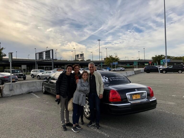 JFK /EWR Airport Stretch Limo Pick Up + One Hour NYC Tour - The Itinerary Breakdown