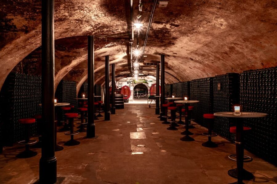 Koblenz: Wein-& Sektgeschichte(n) incl. Wein/Sekt Verkostung - Who Will Love This Tour?