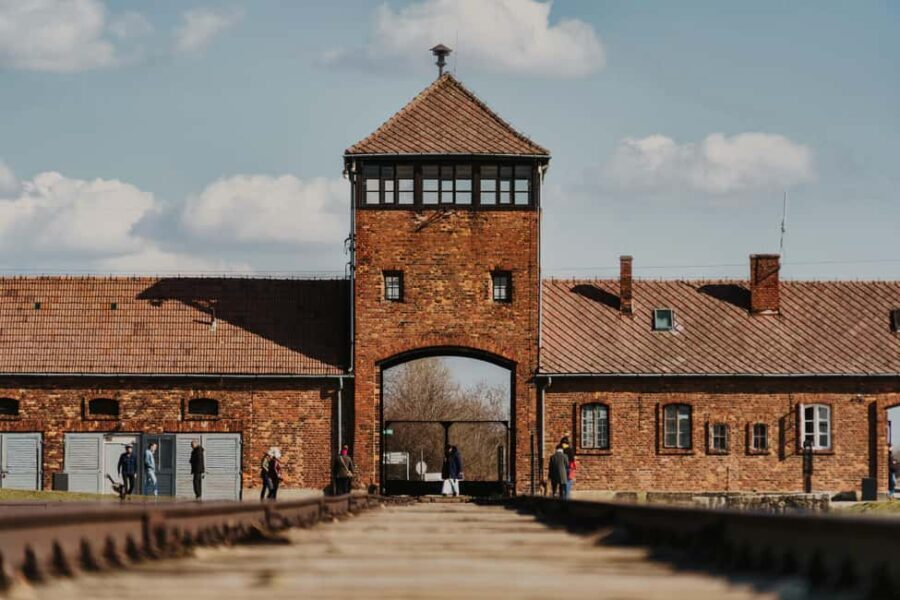 Krakow: Auschwitz-Birkenau Guided Tour with Transport & Host - Who Should Consider This Tour?