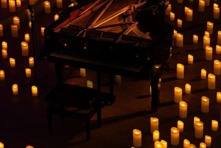 Krakow: Chopin Concert with Candlelight VIP ticket with wine - Key Points