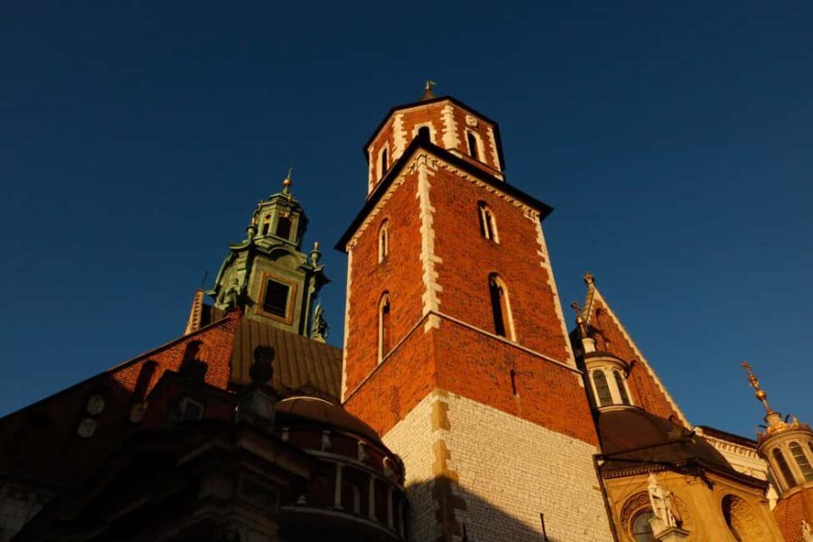 Krakow: Fairy Tales and Legends Guided Family Tour - Detailed Breakdown of the Itinerary