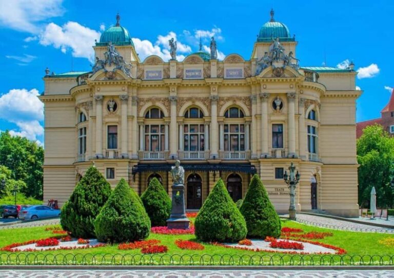 Krakow: Old Town Walking Tour with Private Guide - Why This Tour Offers Great Value