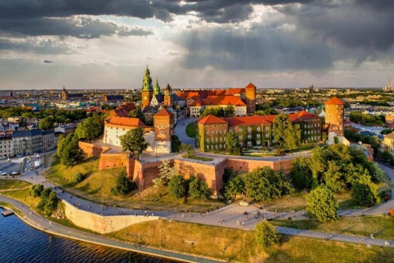 Krakow: Wawel Castle Guided Walking Tour - Why This Tour Delivers Great Value