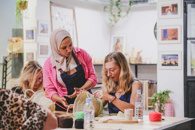 Learn embroidery in Arabic calligraphy in Marrakech - The Details: How It All Comes Together