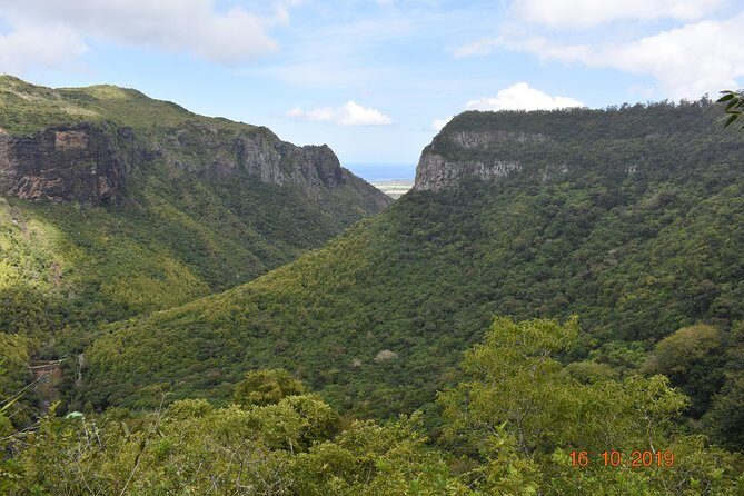 Les septs Cascades Tamarind Falls - What’s Included & What to Bring