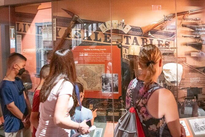 Lincoln Assassination Tour with Ford's Theatre and Petersen House - Practical Details: What to Expect