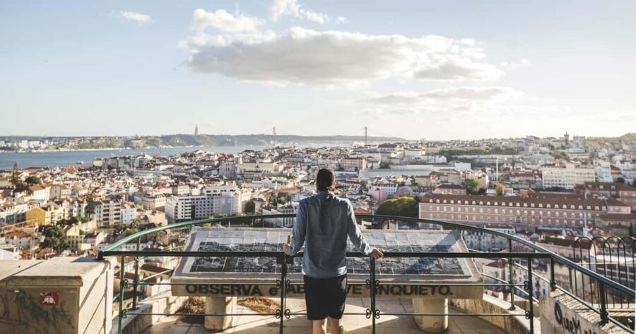 Lisbon: 3-hour tour in German to all viewpoints with local guide - The Experience and Practicalities