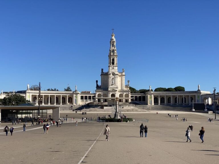 Lisbon: Fátima, Batalha, Nazaré & Obidos Small-Group Tour - Exploring the Itinerary in Detail