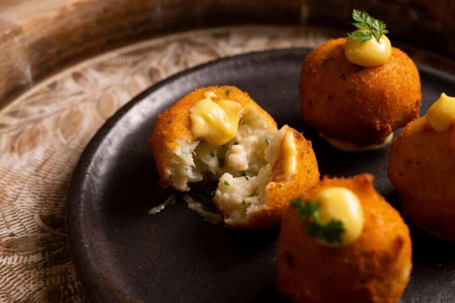 Lisbon: Flavors & Traditions Walking Food Tour - What to Expect: The Culinary Highlights