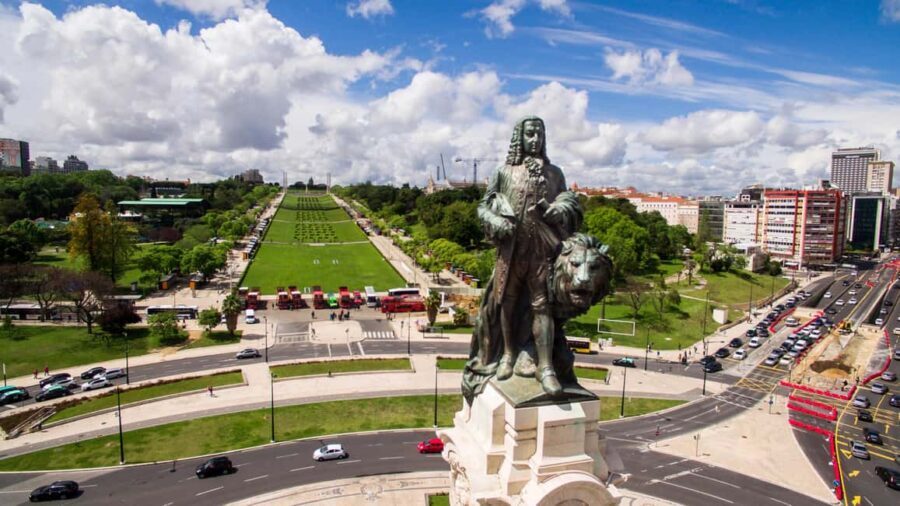 Lisbon: Half-Day Small Group Sightseeing Tour by Car - Why This Tour Works Well