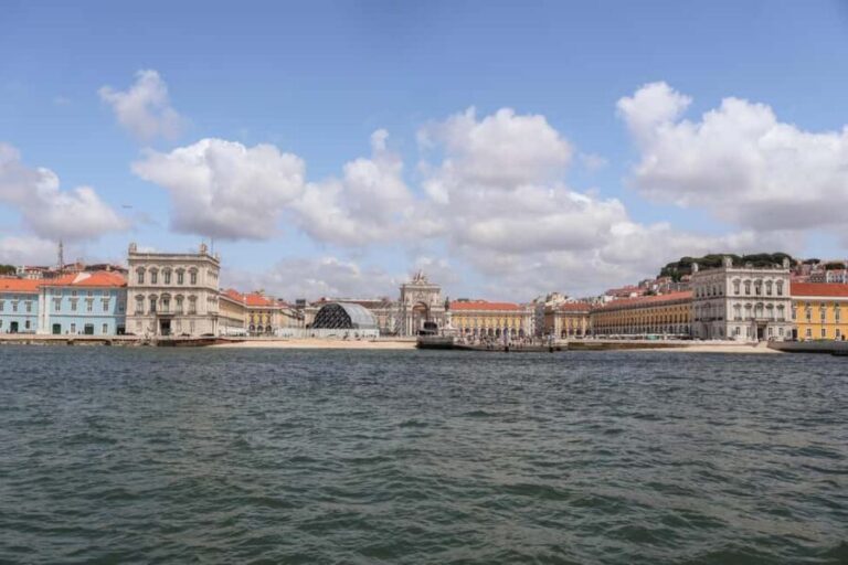 Lisbon: Sailing trip on the Tagus River - The practicalities: what to bring and what to expect