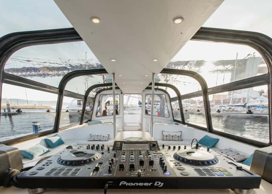 Lisbon: Sangria & Pizza DJ Cruise  Open Bar&Maybe Dolphins - Is It Worth the Price?