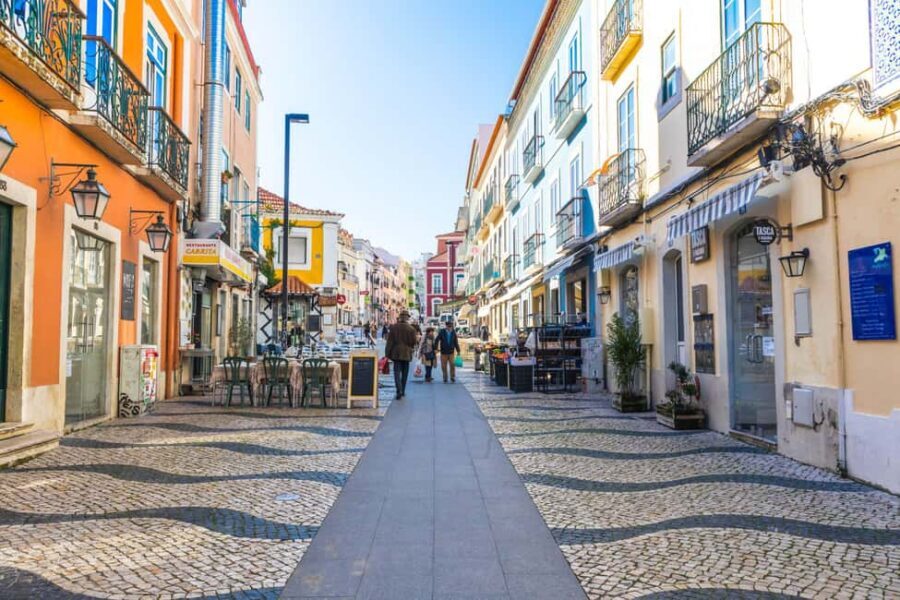 Lisbon: South of the City Historical Tour with Sunset Picnic - Who Is This Tour Best For?