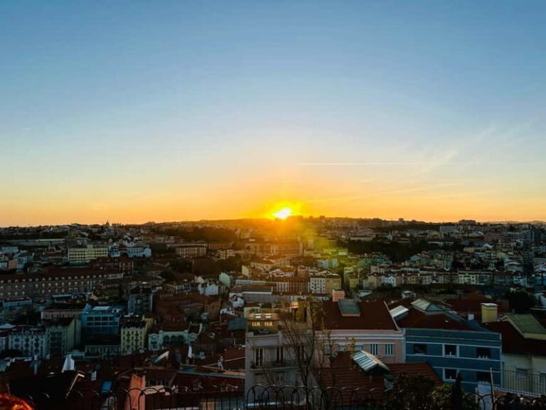 Lisbon Tuk Tuk Tour 1 Hour 30 Min - What’s Included and What’s Not?