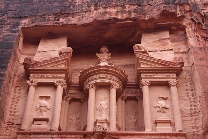 Literary tourism experience in Petra - Practical Details and Tips