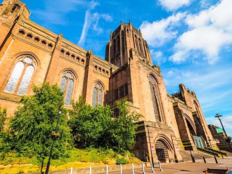 Liverpool: Express Walk with a Local - Exploring Liverpool in 60 Minutes