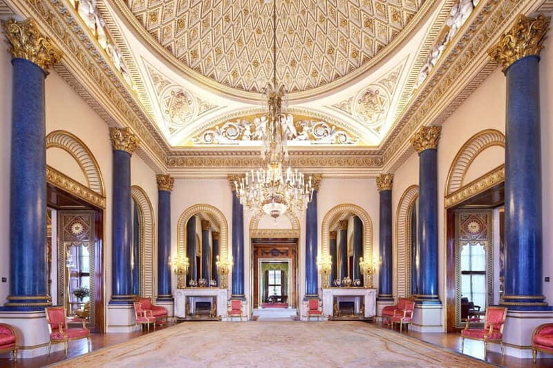 London: Buckingham Palace and Tea at The Clermont Hotel - The Logistics: Navigating Between Venues
