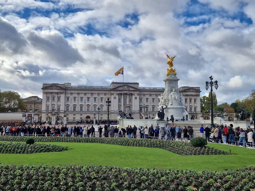 London: Changing the Guard Ceremony with a Private Guide - A Closer Look at the Itinerary