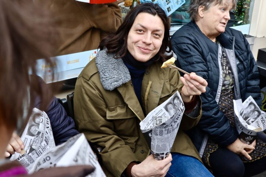 London: East End & Shoreditch Street Food Tour with 6 Dishes - The Guide and Group Dynamics