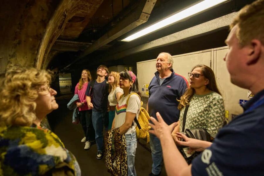 London: Hidden Tube Tour - Green Park Station - An In-Depth Look at the Green Park Hidden Tube Tour
