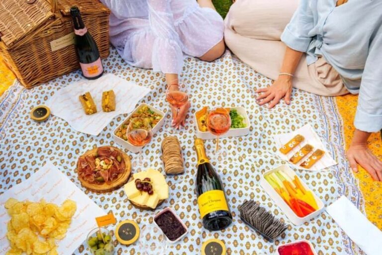 London: Royal Palaces and Picnics Experience - Key Points