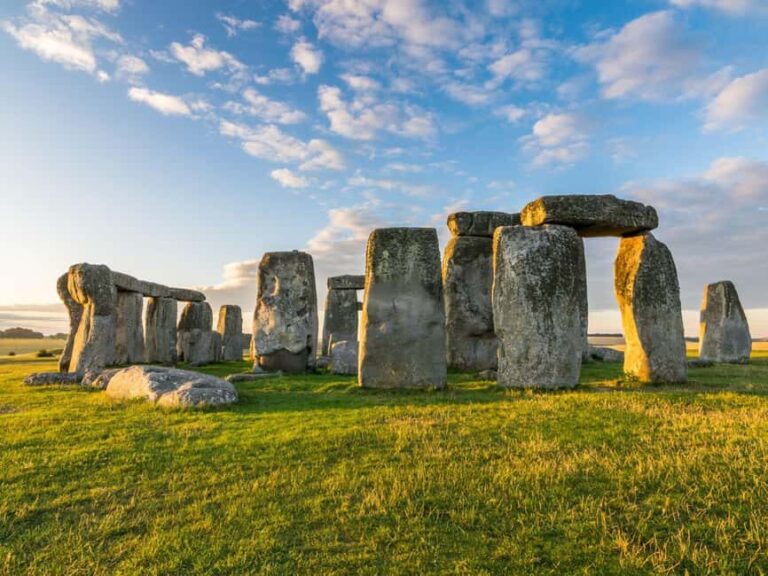 London: Stonehenge and Bath Day Trip with Roman Baths - Authentic Insights from Reviews