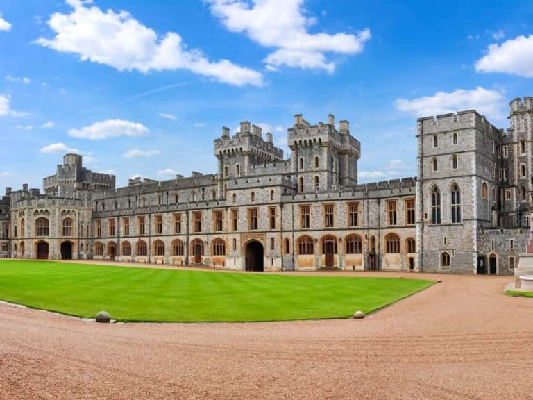 London: Stonehenge and Windsor Castle Day Trip - The Practicalities