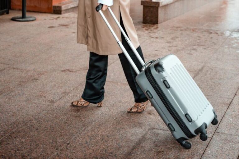 Luggage Storage in Miami $12/PP for 2 Pcs Luggage (DEAL!!) - Why This Luggage Storage Service Stands Out