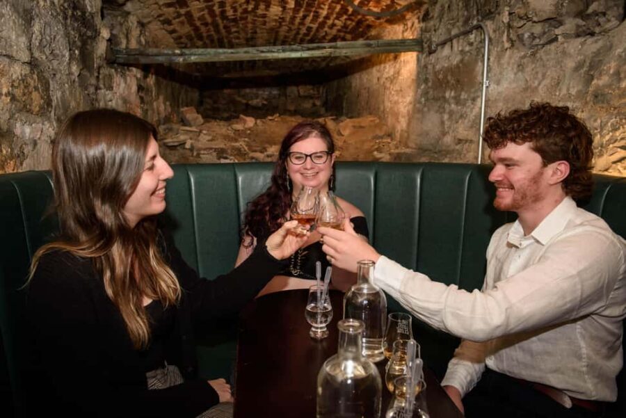 Luxury Whisky Tasting in Edinburgh's Underground Vaults - The Meeting Point and Logistics