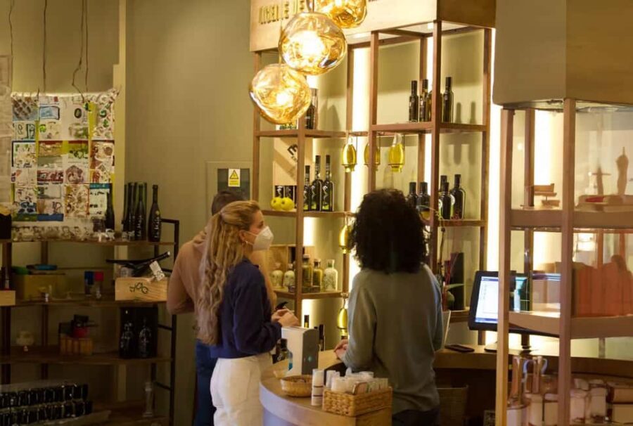 Madrid: Extra Premium Virgin Olive Oil Tasting with Aperitif - Who Will Love This Tour?