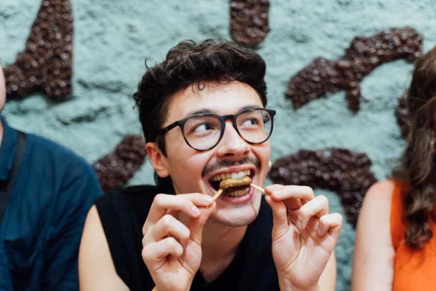 Madrid: Guided Tapas Food Tour with Dinner - The Vibe and Atmosphere