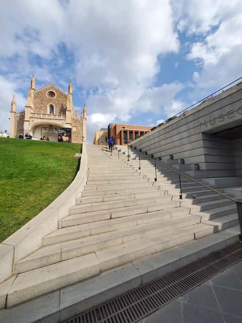 Madrid: guided visit of the Prado Museum with a native Italian-speaking tour guide - The Practicalities: Price, Booking, and Logistics