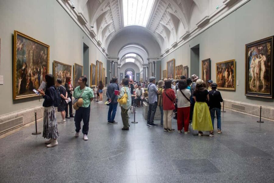 Madrid Museums Tour: Prado and Reina Sofia Highlights - Transitioning to Modern Art at Reina Sofía