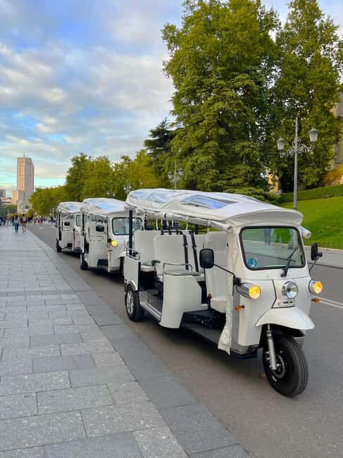 Madrid: Private Tuk Tuk Tour with Expert Tour Guide and Panoramic Views - Deep Dive Into the Itinerary