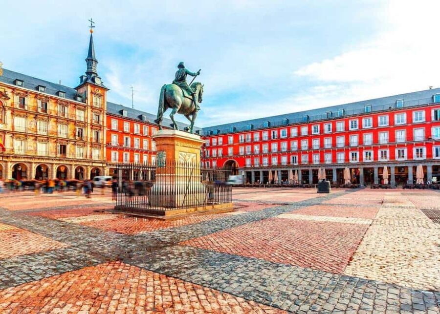 Madrid Walking Tour: Sol, Plaza Mayor,Royal Palace, Gran Via - What to Expect During the Tour