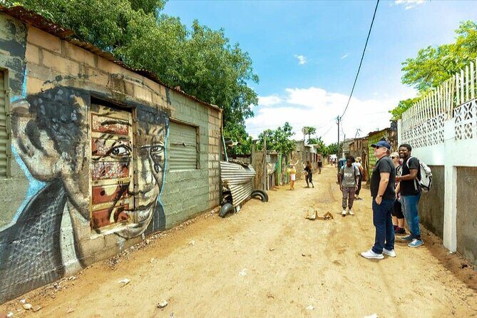 Maputo Street Art Private Walking Tour - Who Is This Tour Best For?