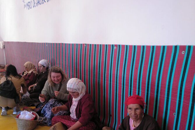 Marrakech Medina Tour and Moroccan Cosmetic Workshop - Detailed Breakdown of the Itinerary