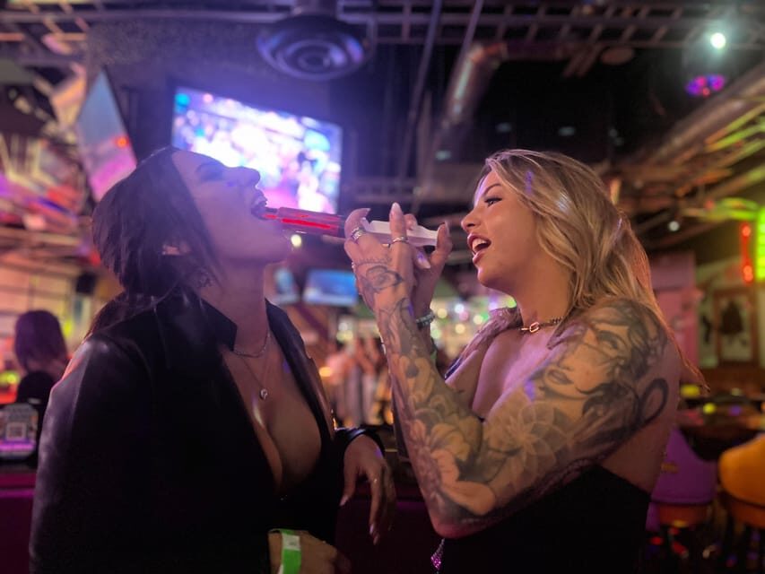 Miami: Guided Bar Crawl with Drinks Discounts and Club Entry - What You Can Expect at Each Venue