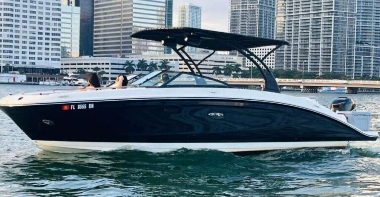 Miami: Private Guided Boat Tour with Champagne - The itinerary in detail: what you’ll see and do