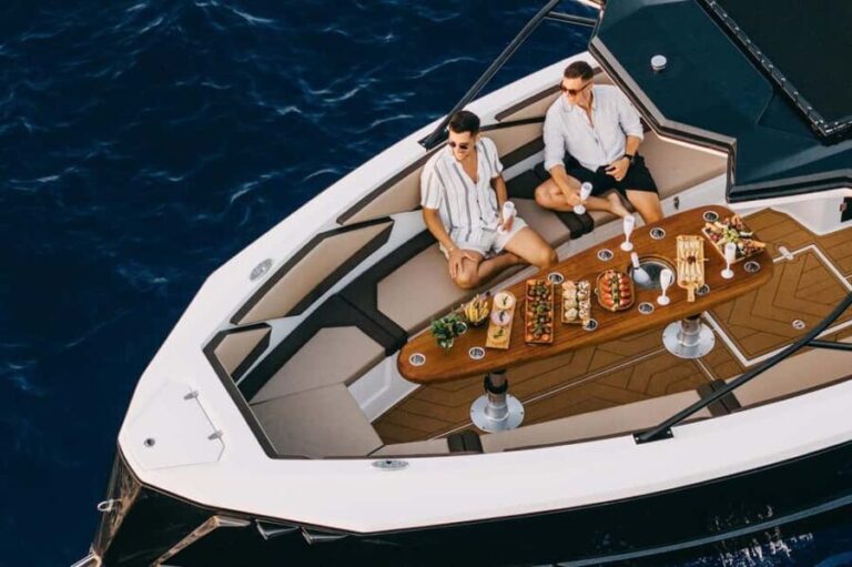 Milos: Private Yacht TourKleftiko Sarakiniko Poliegos - A Deep Dive into the Experience