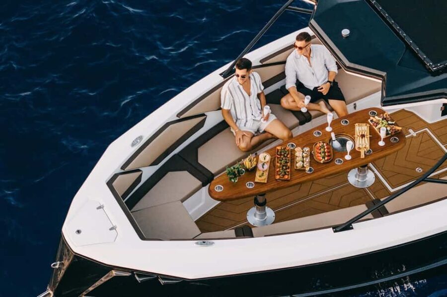 Milos: Private Yacht TourKleftiko Sarakiniko Poliegos - A Deep Dive into the Experience