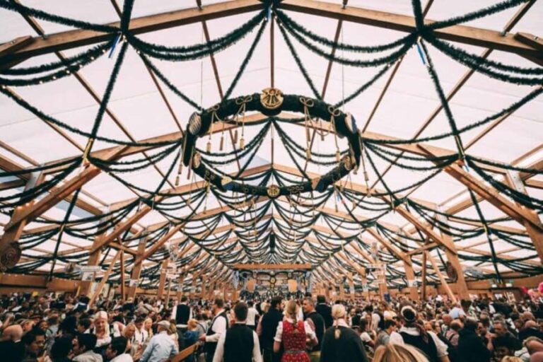Munich: Oktoberfest Large Beer Tent Evening including Table Reservation - Highlights from the Reviews and What They Reveal